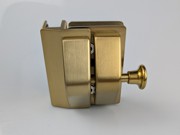 glass to glass 90 degree internal latch in brushed gold